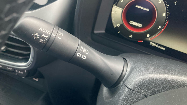 Nissan Juke 1.0 DiG-T N-Connecta 5dr Petrol Hatchback